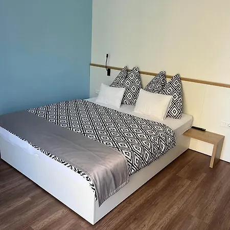 Berill Crystal Apartment *